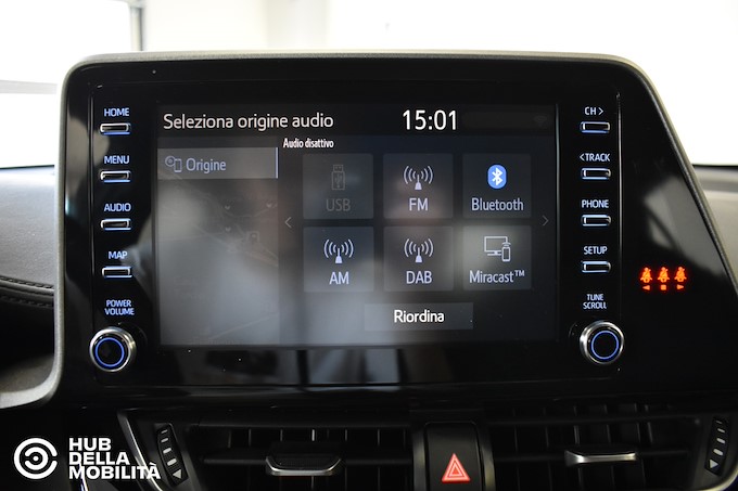 TOYOTA C-HR 1.8 Hybrid E-CVT Business